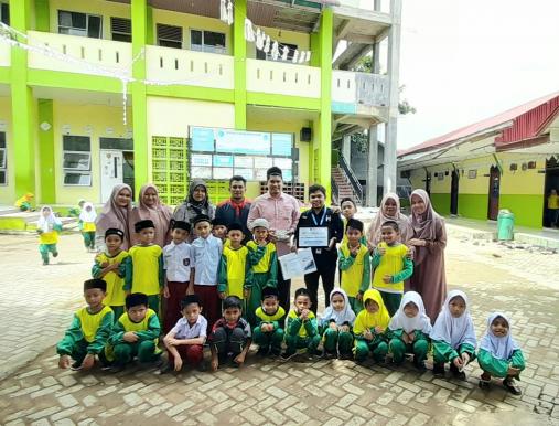 AMAL BERSAMA - SD IT CENDEKIA DARUSSALAM GELAR PENGGALANGAN DANA UNTUK PALESTINA